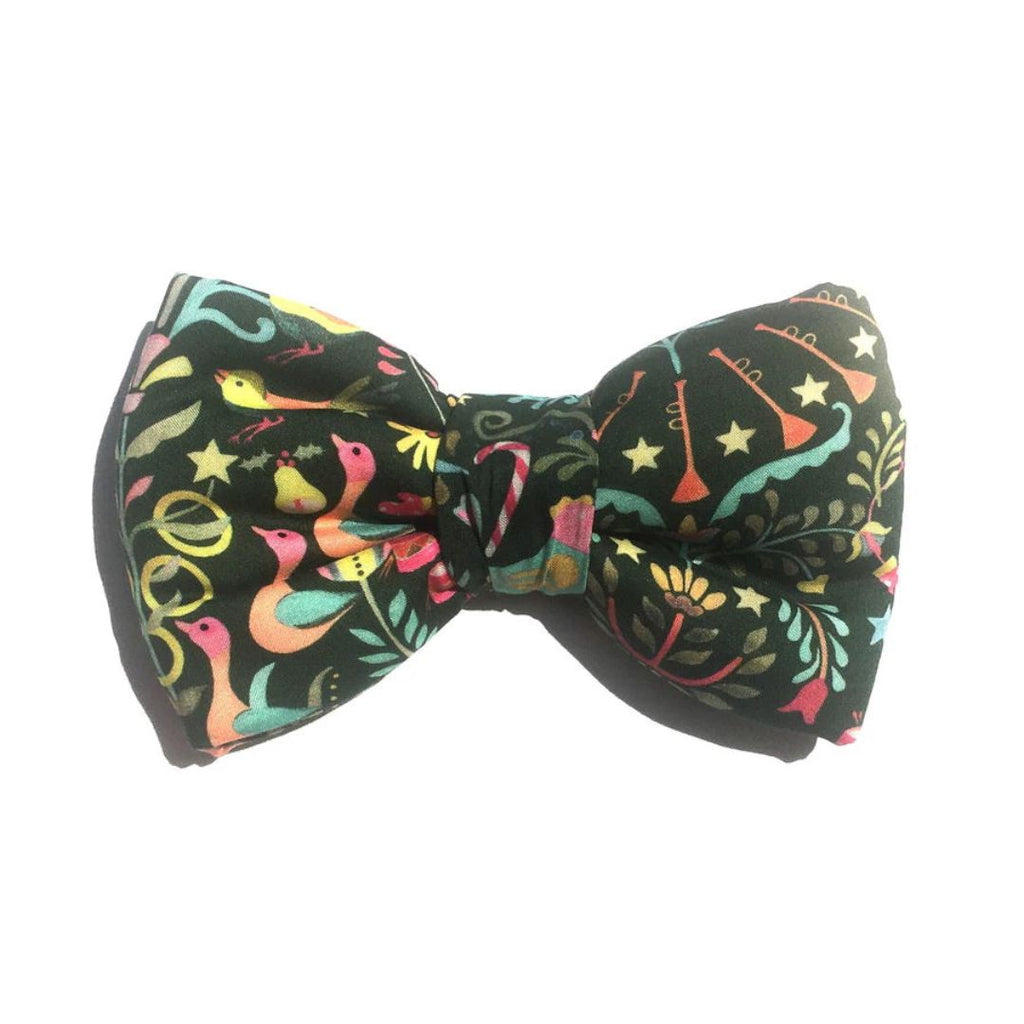 BlossomCo Bowtie Twelve Days of Christmas - Liberty Print Dog Bowtie