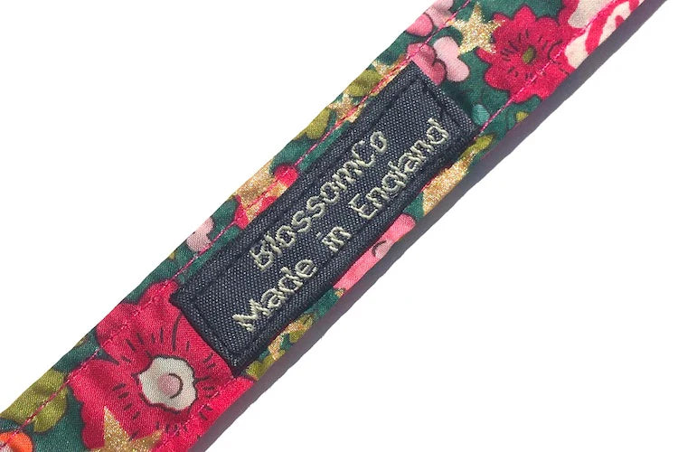 Betsy Star - Liberty Print Christmas Dog Collar - Slickers ‚óä Doghouse