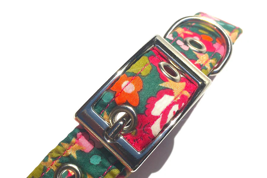 Betsy Star - Liberty Print Christmas Dog Collar - Slickers ‚óä Doghouse